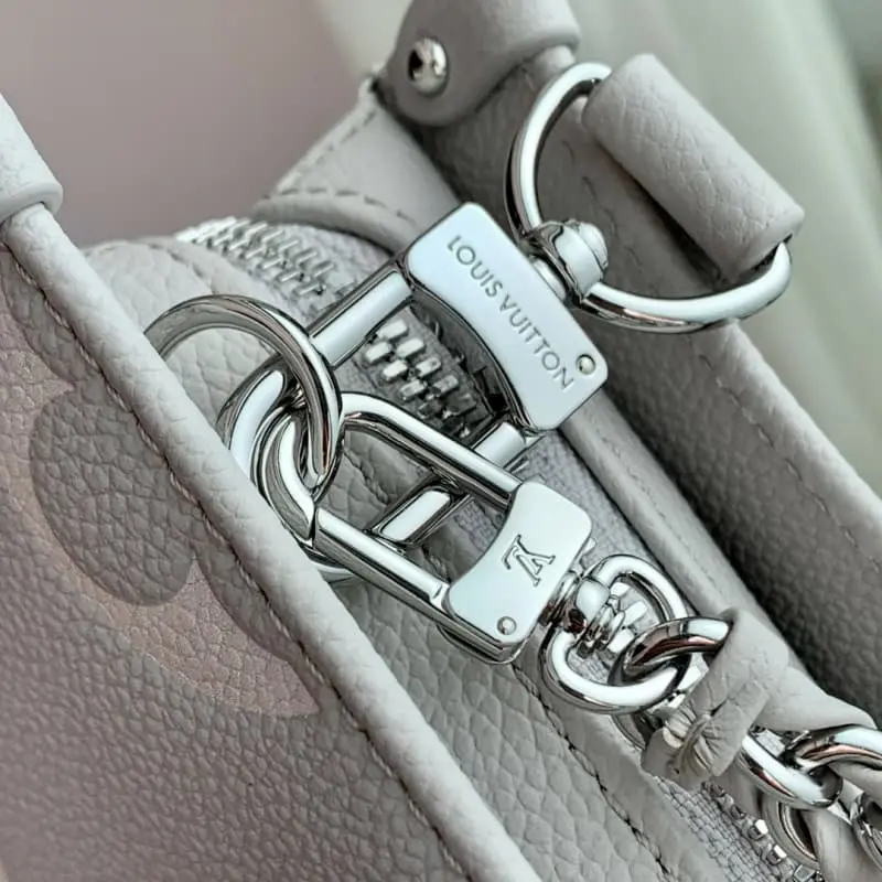 M14213 13x10x25cm High Quality Bags - Image 5