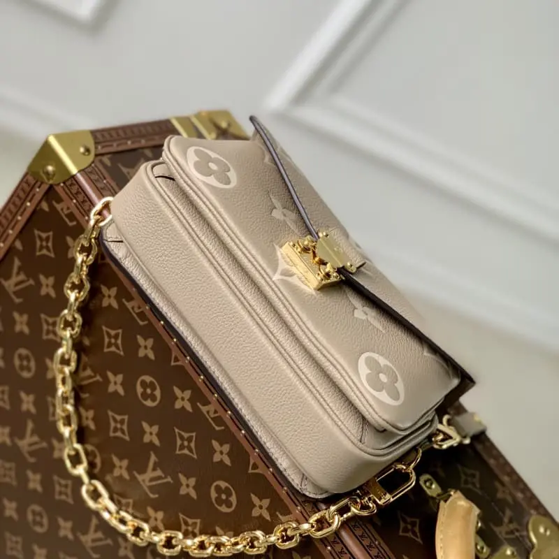 M23081 21.5x13.5x6cm High Quality Bags - Image 5