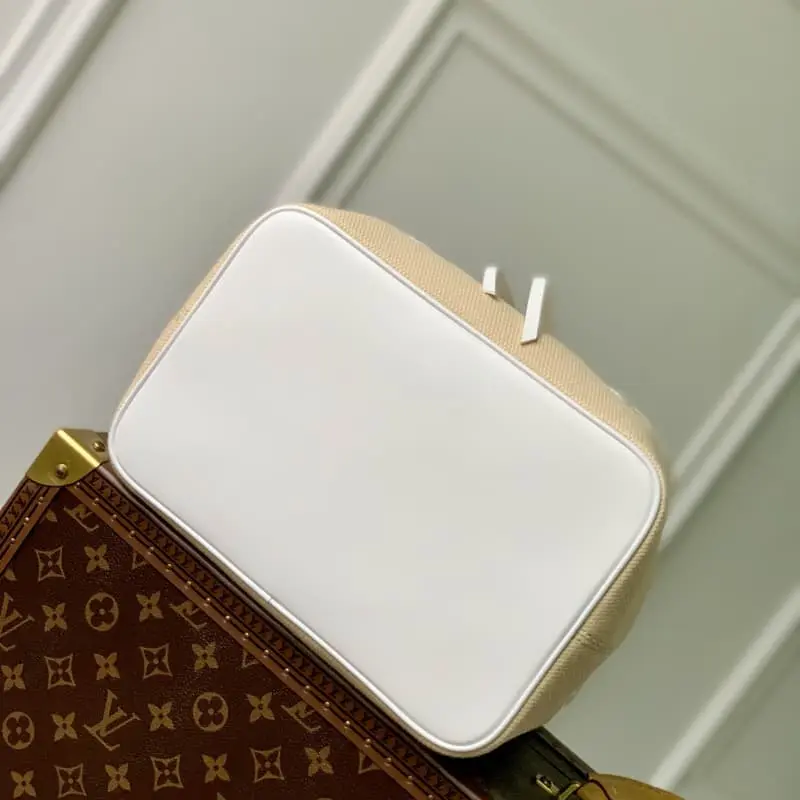 M23080 White 26x26x17.5cm High Quality Bags - Image 5