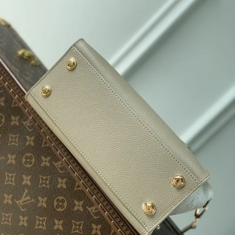 M57728 S1 25x20x12cm High Quality Bags - Image 4