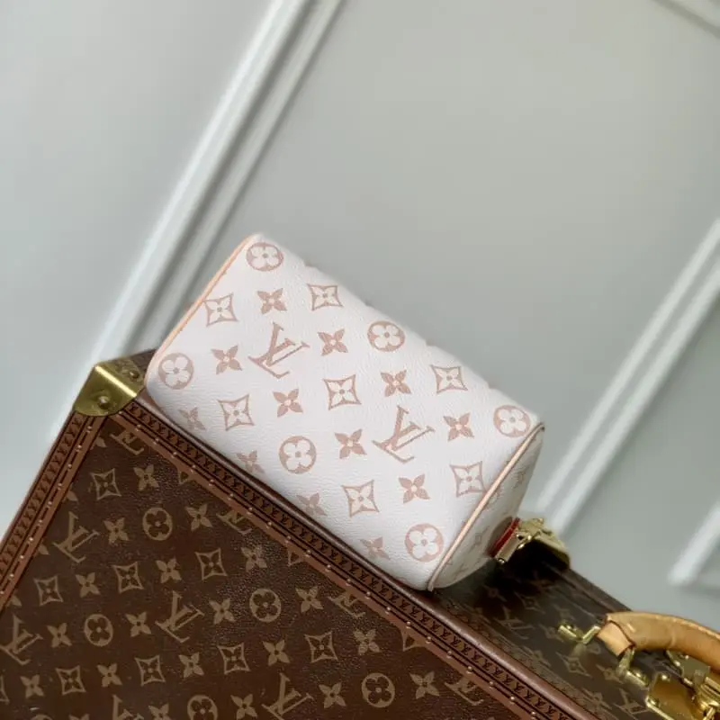 M24474 White Flower 18x12.5x11cm High Quality Bags - Image 4