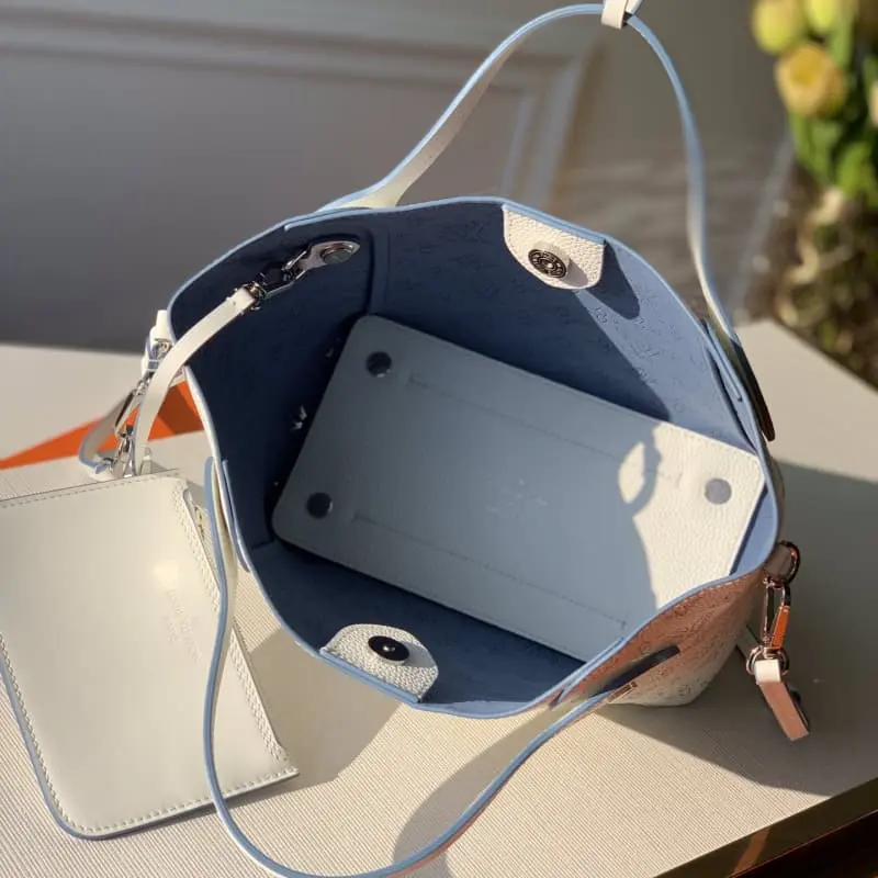 M54353 S2 34x18.5x13cm High Quality Bags - Image 4