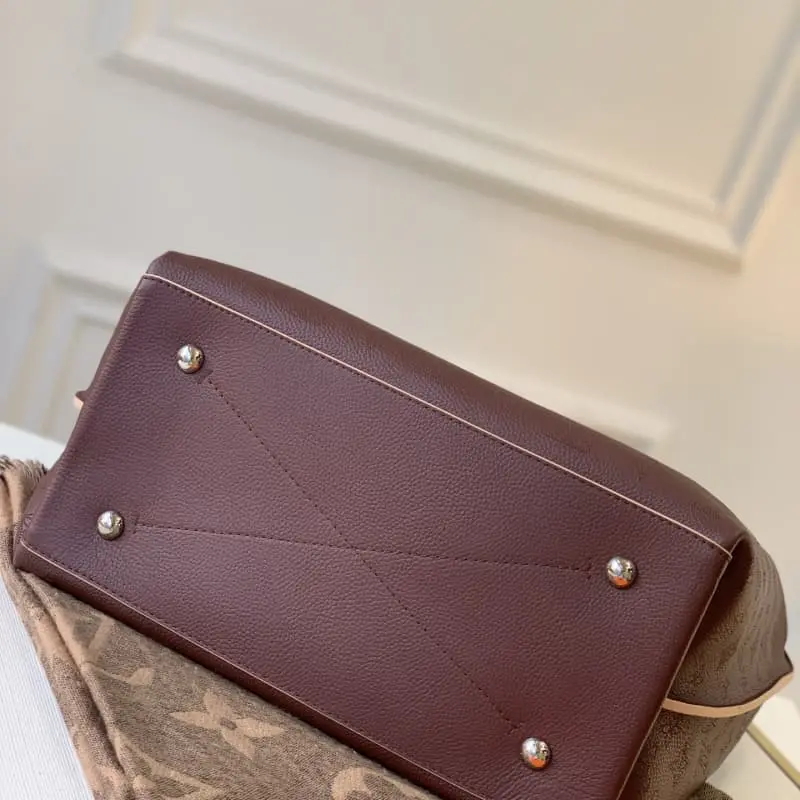 M53188 Brown 35x40x17cm High Quality Bags - Image 4