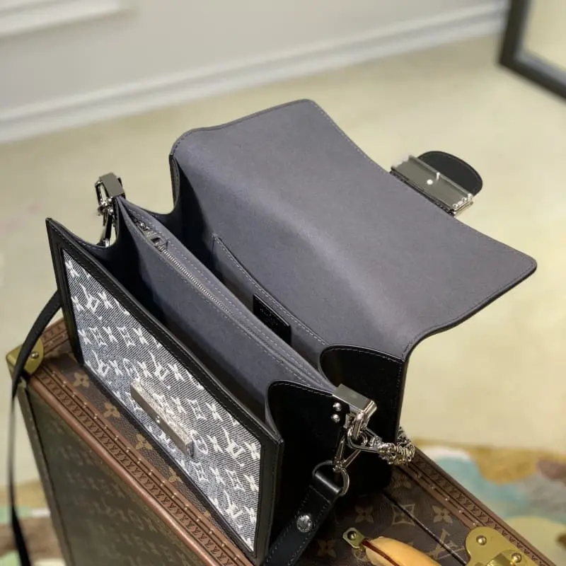 M21458 25x17x10.5cm High Quality Bags - Image 5