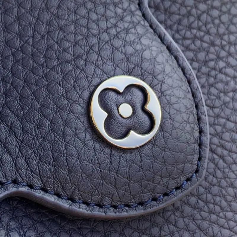 M12751 S1 13.6x8x21cm High Quality Bags - Image 5