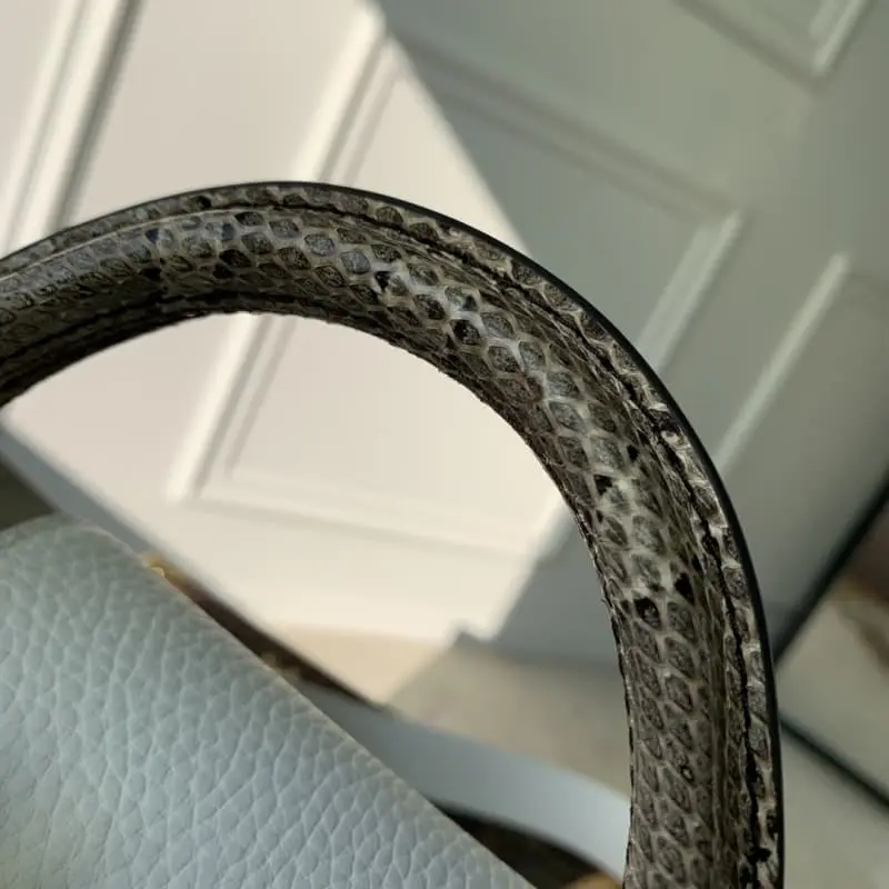 M56399 21x14x8cm High Quality Bags - Image 5