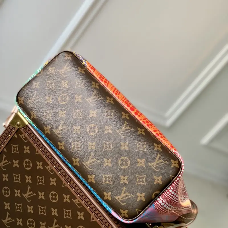 M46468 31x28x14cm High Quality Bags - Image 5