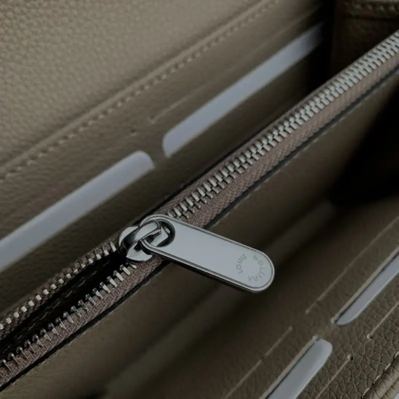 M60144 Apricot 19x12x2cm High Quality Bags - Image 5