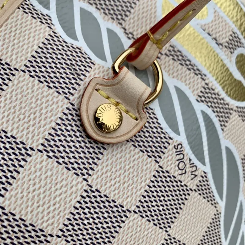 N40471 31x28x14cm High Quality Bags - Image 5