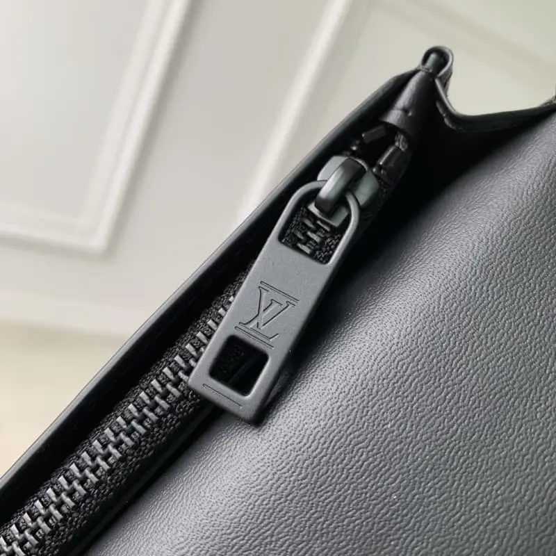 M69980 10x19x2cm High Quality Bags - Image 5