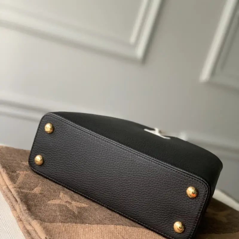 M57221 27x21x10cm High Quality Bags - Image 4