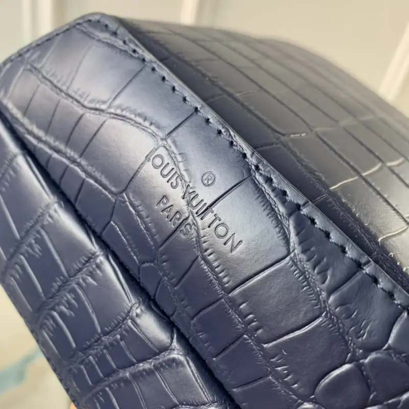 N41720 S1 20x31x10cm High Quality Bags - Image 4