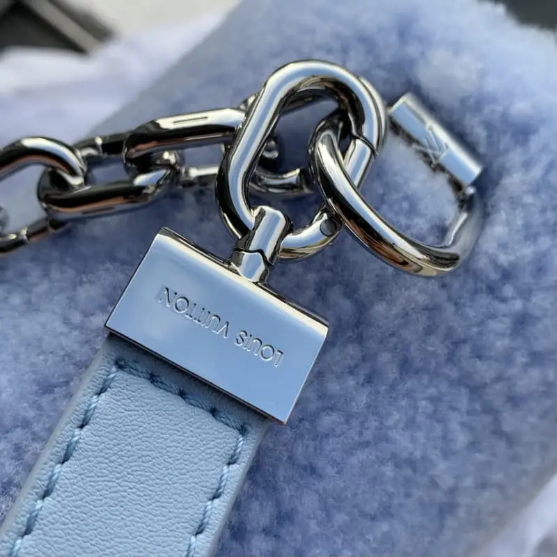 M21040 23x17x9.5cm High Quality Bags - Image 5