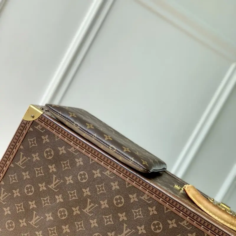 M13560 15.5x1x24cm High Quality Bags - Image 4