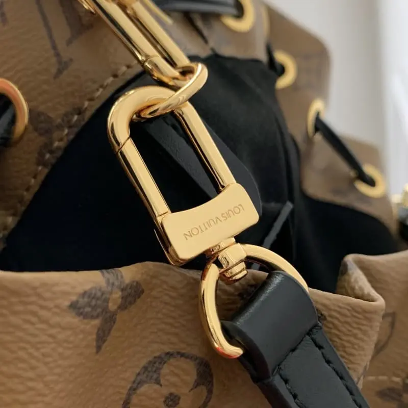 M13324 23x9x23cm High Quality Bags - Image 5