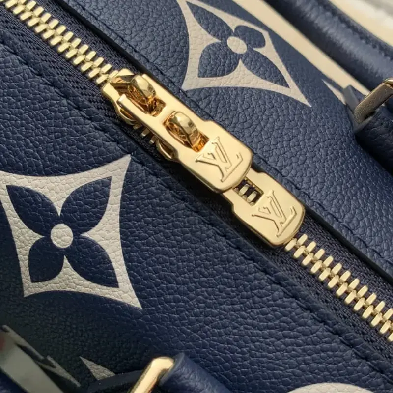 M47048 20.5x13.5x12cm High Quality Bags - Image 5