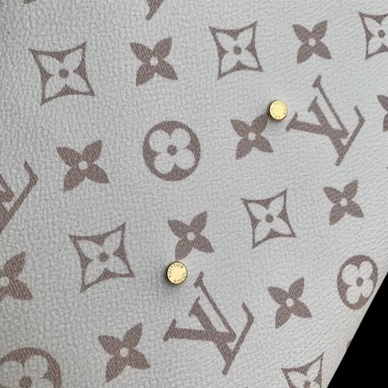 M24409 34x34x13.5cm High Quality Bags - Image 5