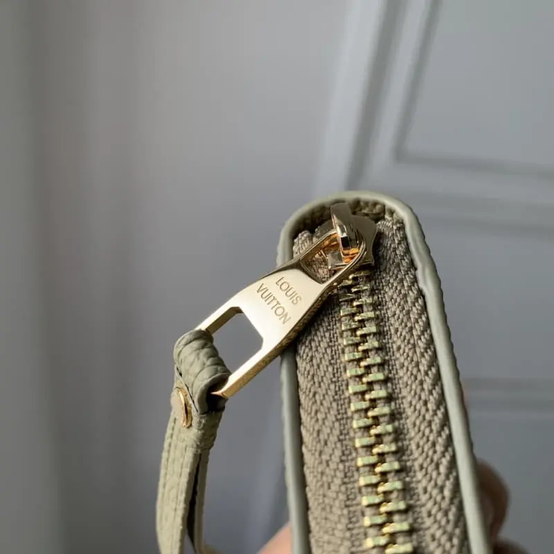 M82448 Grass Green (Silk Screen) 11x8.5x2cm High Quality Bags - Image 5