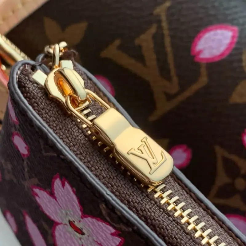 M13417 17x9x13cm High Quality Bags - Image 5