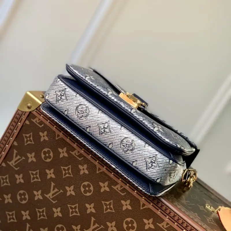 M22834 21.5x13.5x6cm High Quality Bags - Image 5