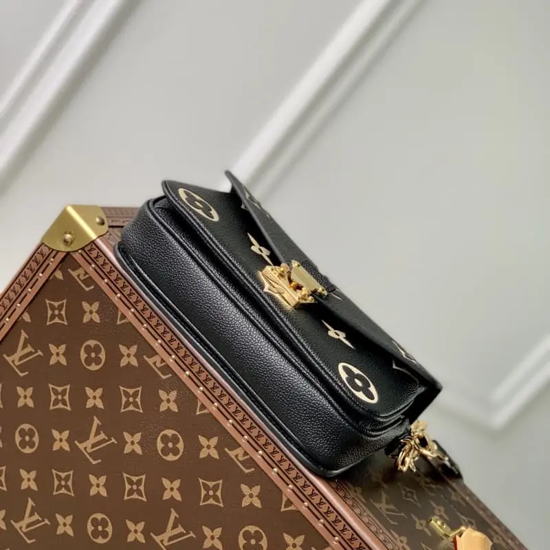 M46596 21.5x13.5x6cm High Quality Bags - Image 5