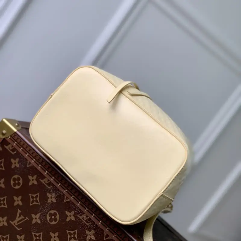 M22599 20x20x13cm High Quality Bags - Image 5