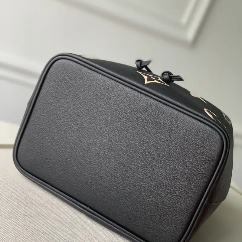 M45497 26x26x17.5cm High Quality Bags - Image 4