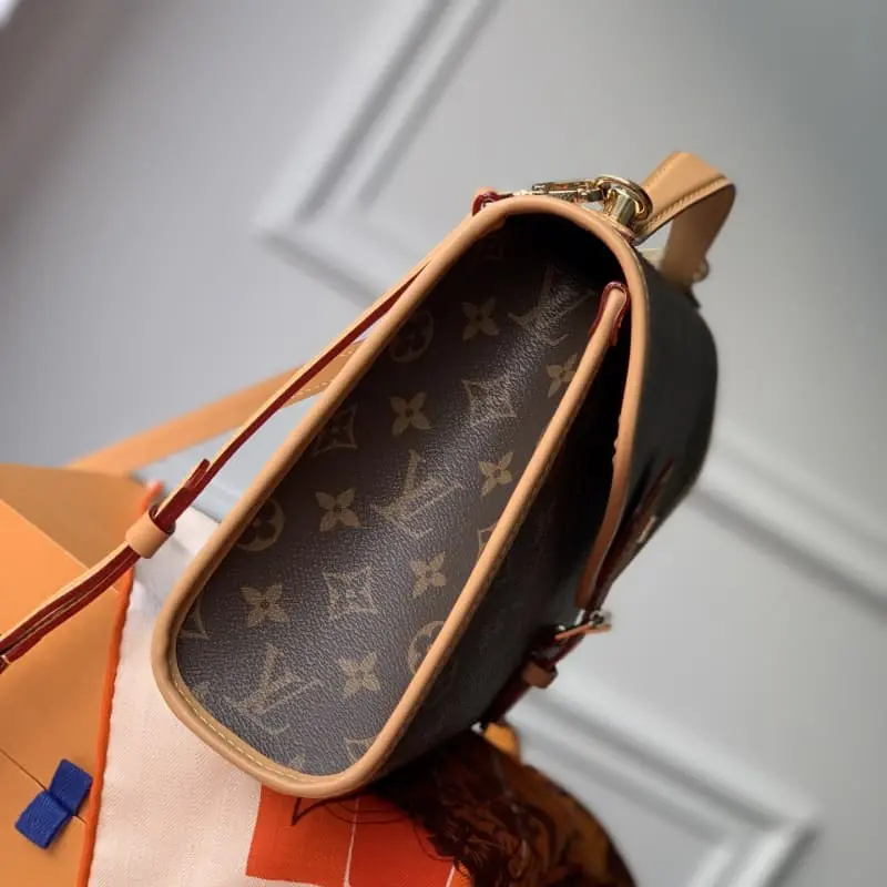 M44919 Large 29x24x10cm High Quality Bags - Image 4