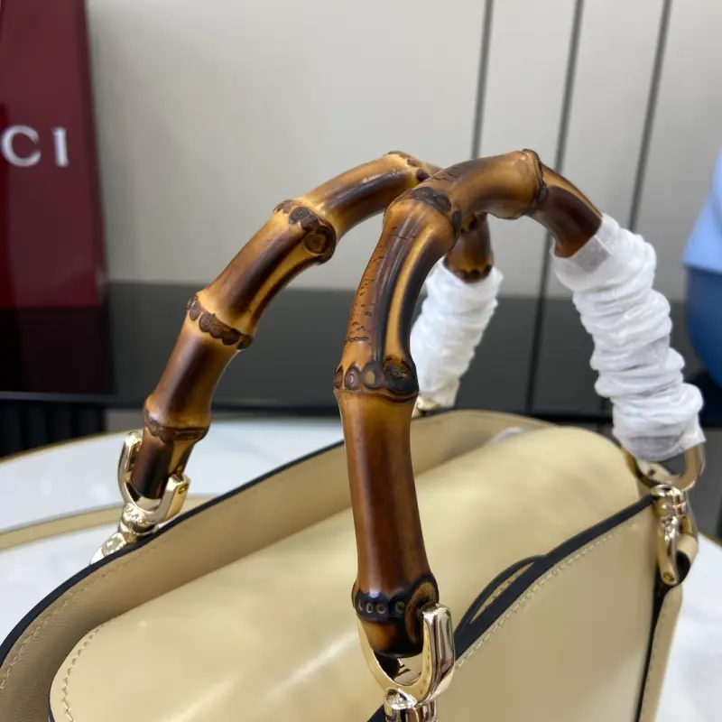 805832 CM 5 High-Quality Bags - Image 7