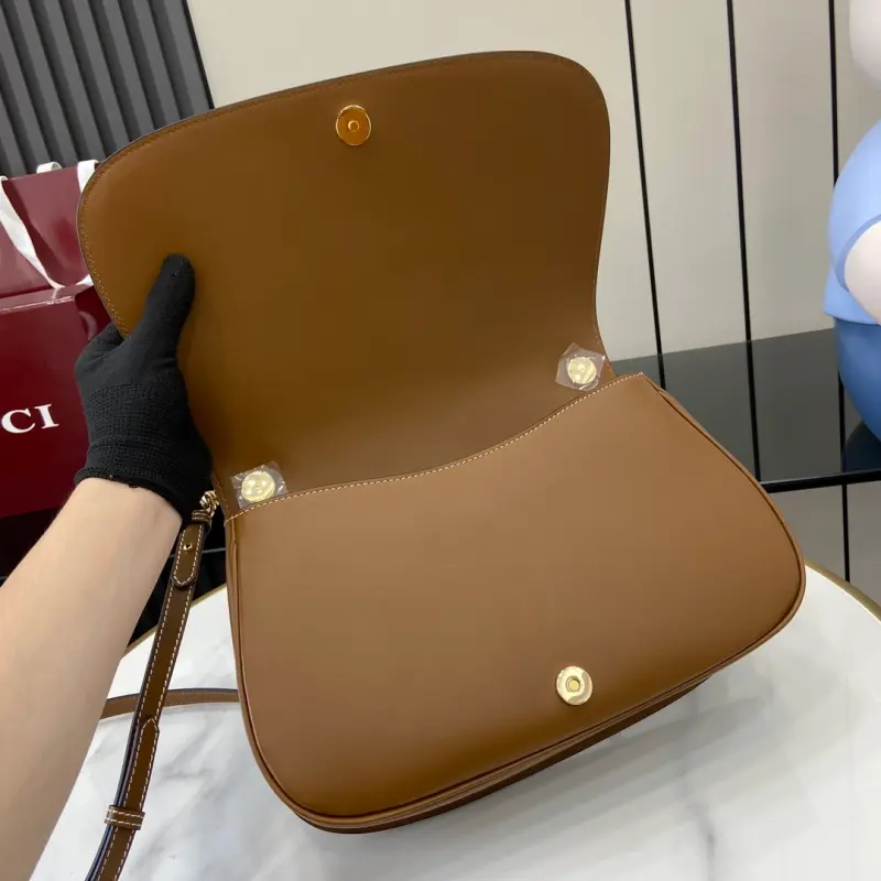 815716 CM 3 High-Quality Bags - Image 7