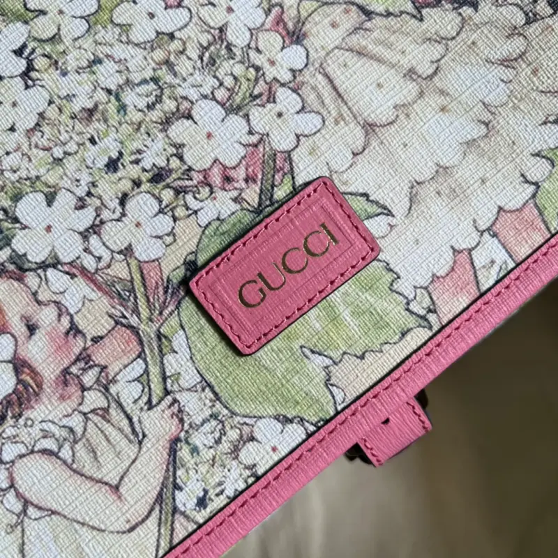 664143 CM 4 High-Quality Bags - Image 5