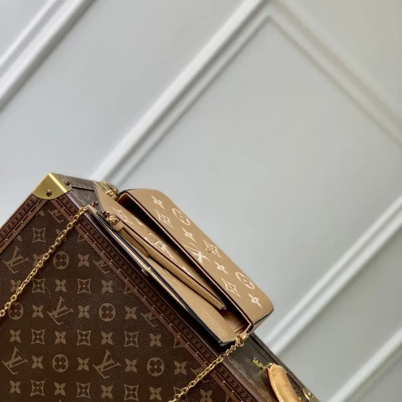 M12754 Silkscreen 21x11x2cm High Quality Bags - Image 5