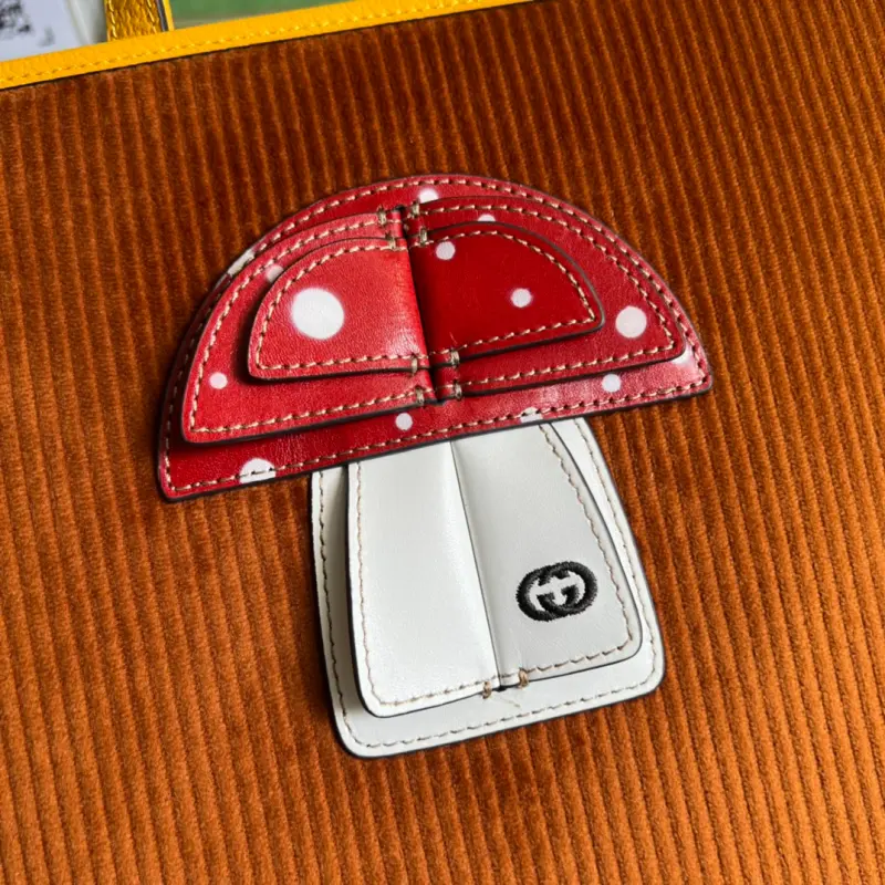 705042 CM 1 High-Quality Bags - Image 5