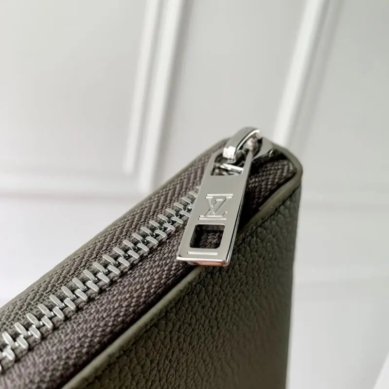 M80334 Green 21x2.5x10cm High Quality Bags - Image 5