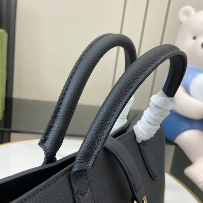 806205 CM 1 High-Quality Bags - Image 5