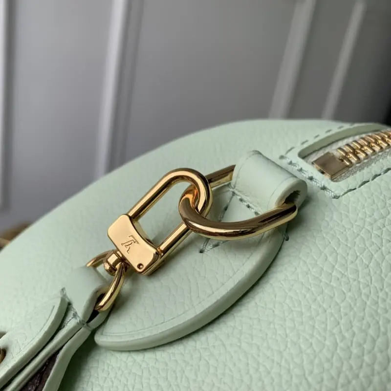 M24605 18x12.5x11cm High Quality Bags - Image 9