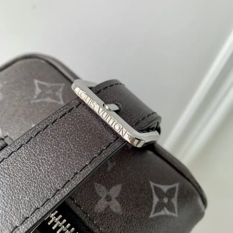 M11670 23x13x12cm High Quality Bags - Image 5