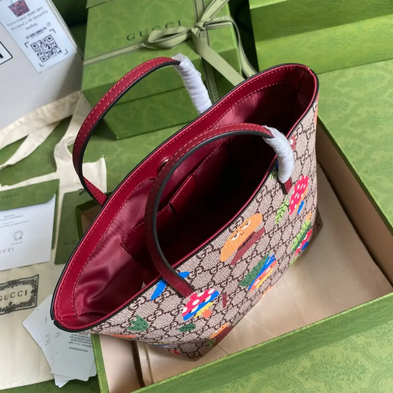 410812 CM 23 High-Quality Bags - Image 5