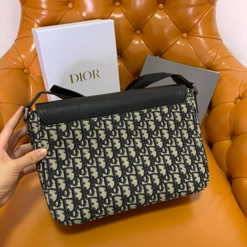 ML Saddle Messenger Bag 31cm High Quality Bags - Image 5