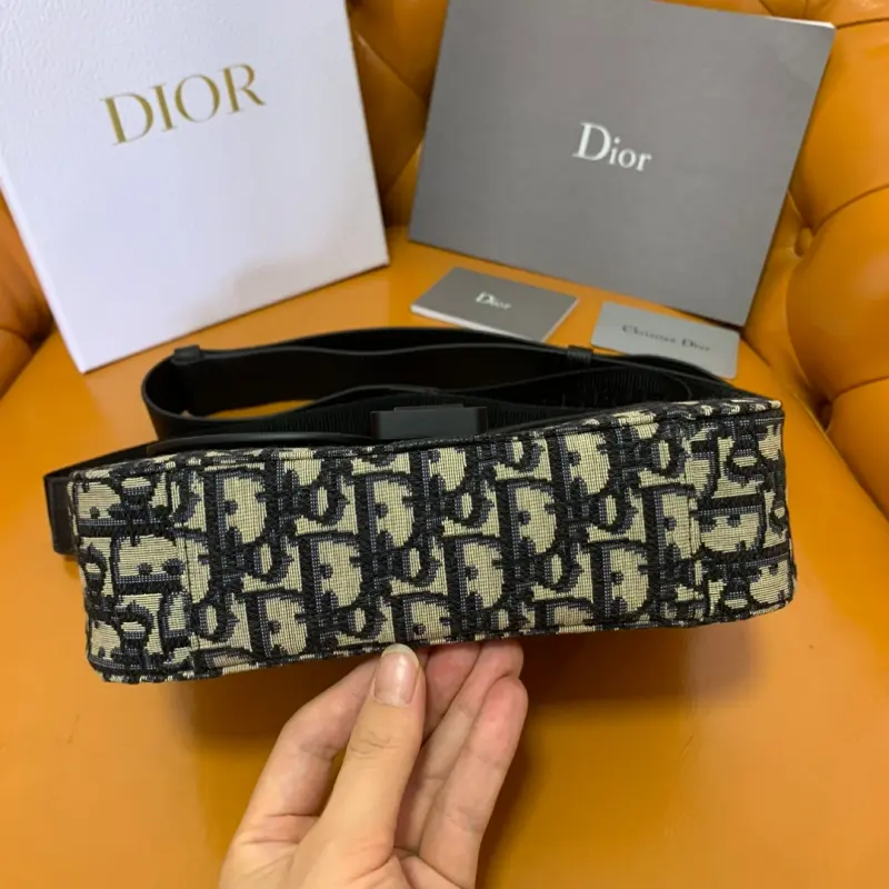 ML Saddle Messenger Bag 23cm High Quality Bags - Image 5