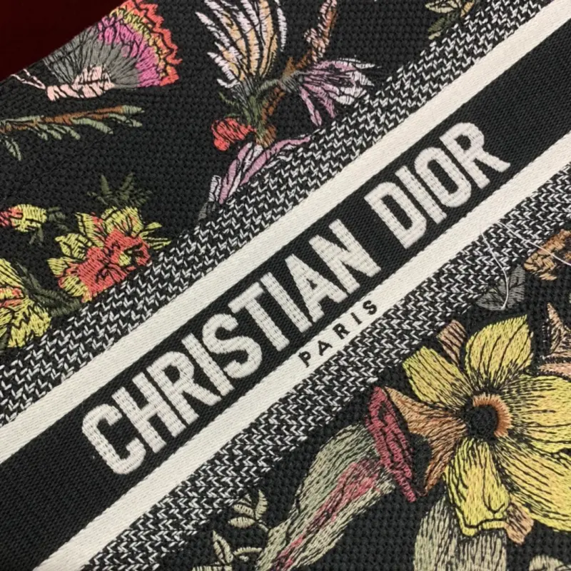 ML192 4 High Quality Bags - Image 4