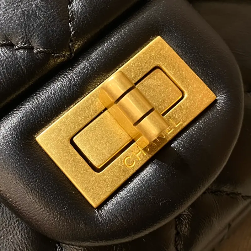 Medium 24cm High Quality Bags - Image 5