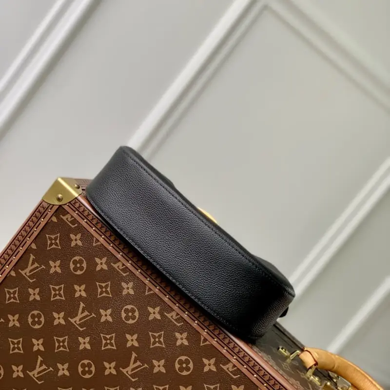 M24611 26x18x7cm High Quality Bags - Image 4