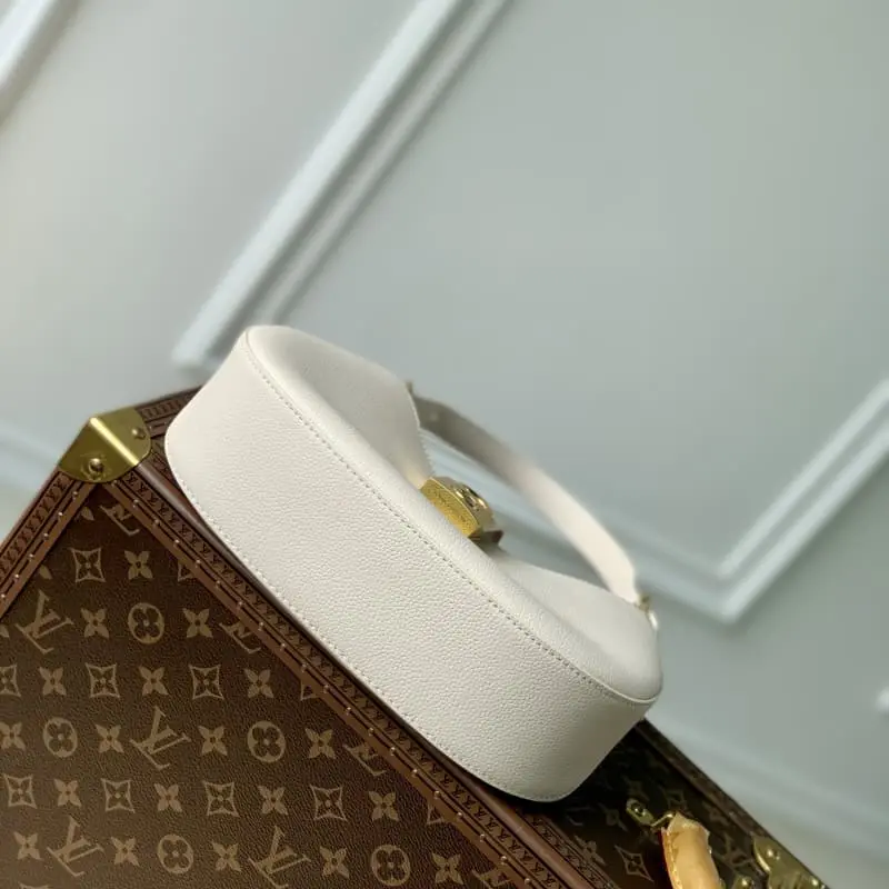 M24990 White 26x18x7cm High Quality Bags - Image 4