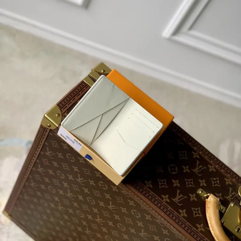 M61696 Elegant White High Quality Bags - Image 4