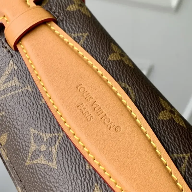 M14019 15x8x30cm High Quality Bags - Image 3