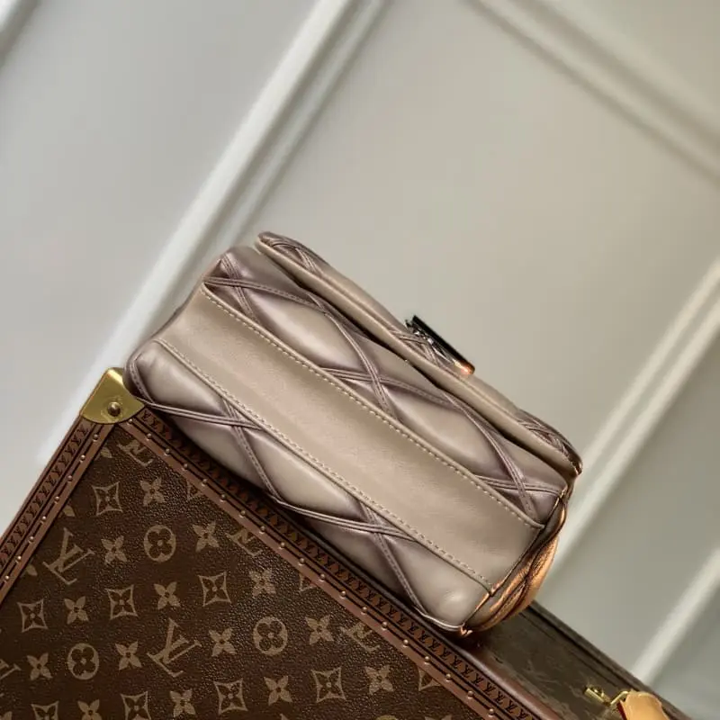 M22891 Silver Grey 23x16x10cm High Quality Bags - Image 4