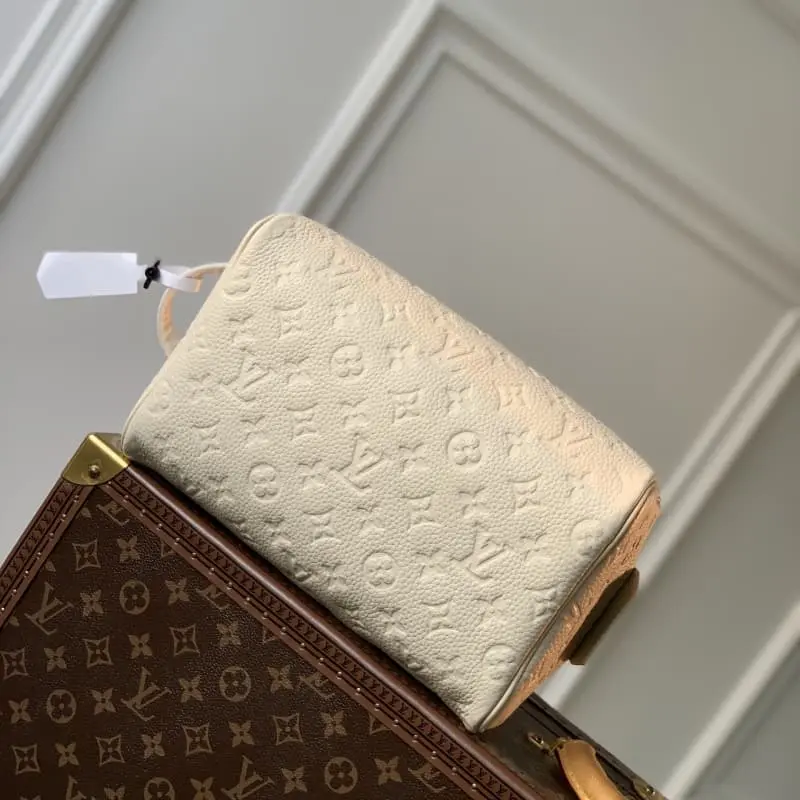 M82576 Leather S6 28x15x16.5cm High Quality Bags - Image 4