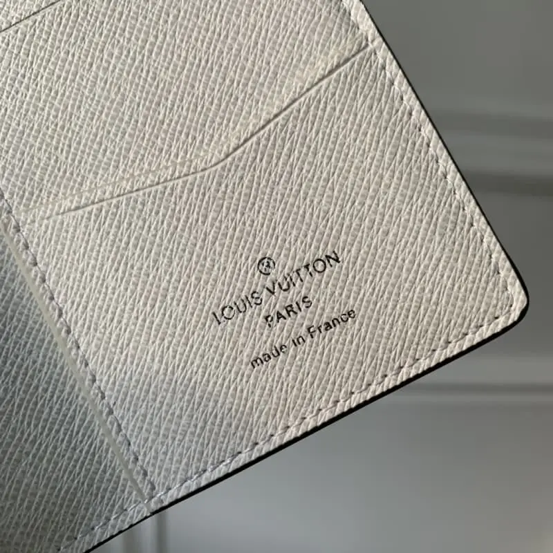 M83095 White 8x11x1cm High Quality Bags - Image 3