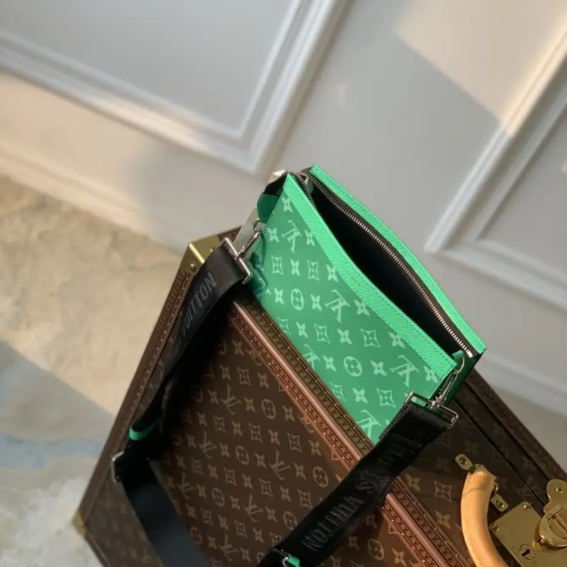 M81124 Green Flower 18.5x11x6.5cm High Quality Bags - Image 3